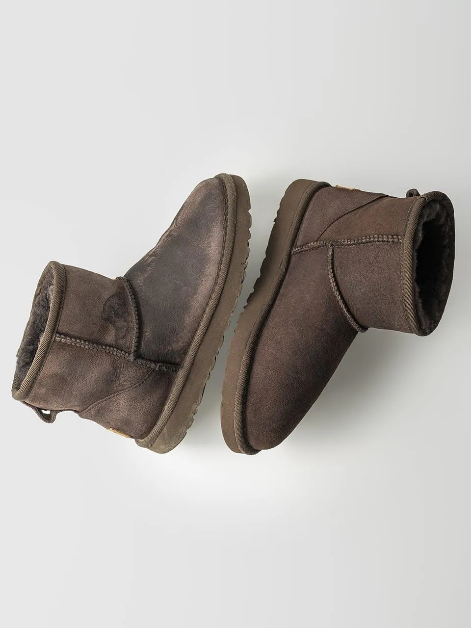 UGG